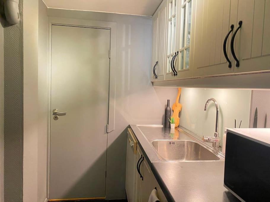 Cosy And Well-equipped With Free Parking Appartamento *