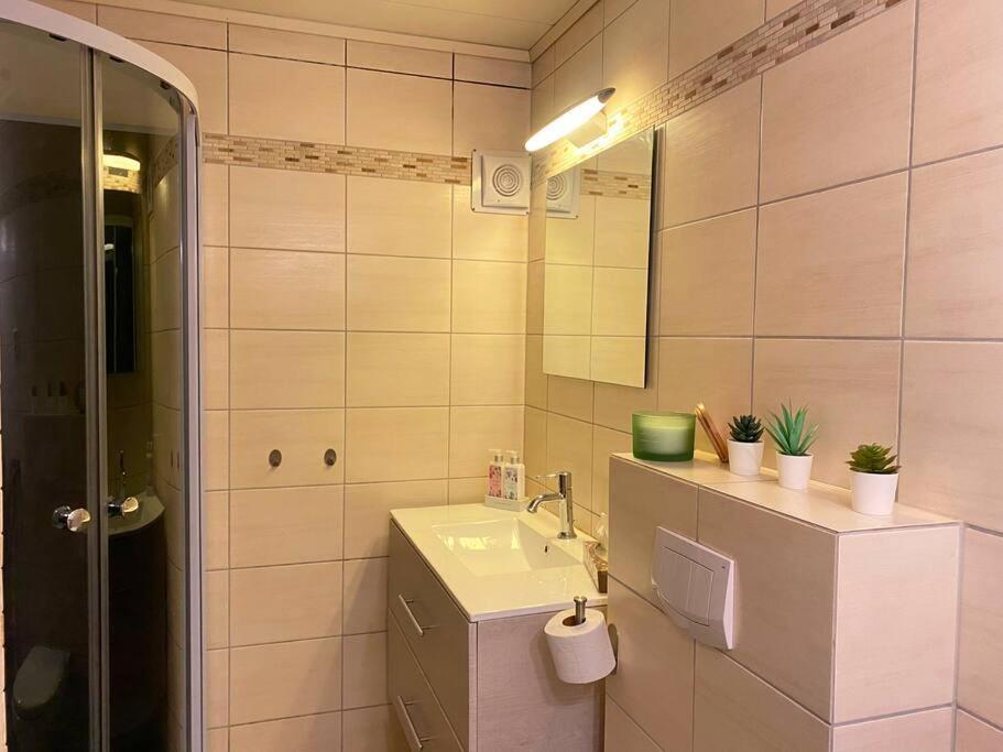 Cosy And Well-equipped With Free Parking Appartamento
